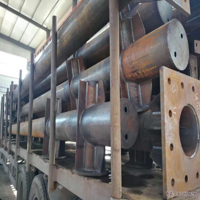 11月16日交通標志桿發(fā)貨